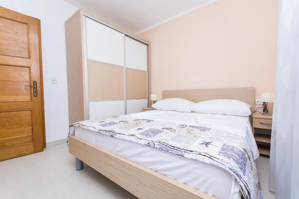 Apartments Bisera Trogir Croatia